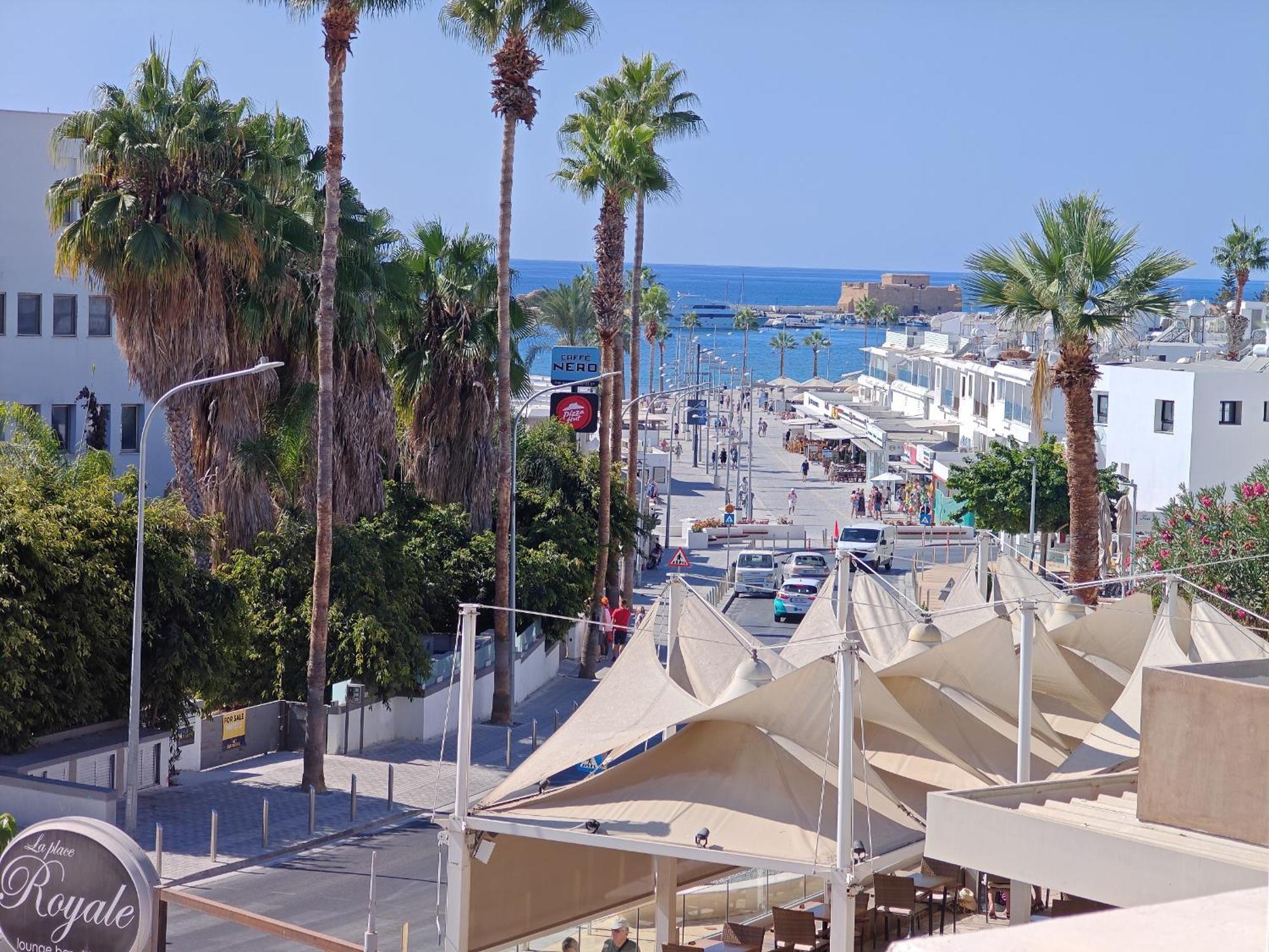 Blue Coast Semeli By The Sea Lägenhet Paphos Exteriör bild
